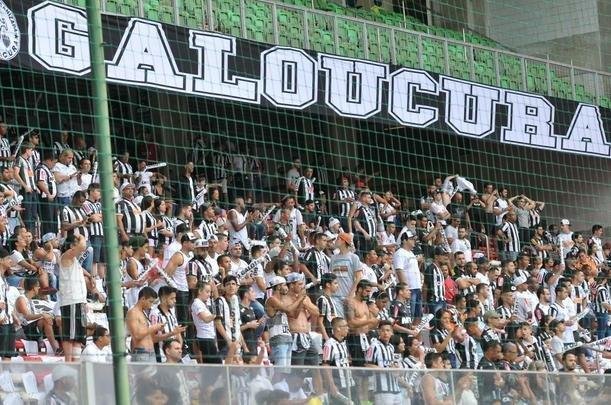 Imagens da torcida do Atltico no clssico contra o Cruzeiro, no Independncia, pelo Brasileiro 