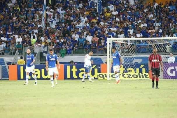 Fotos da partida entre Cruzeiro e Atltico-PR no Mineiro