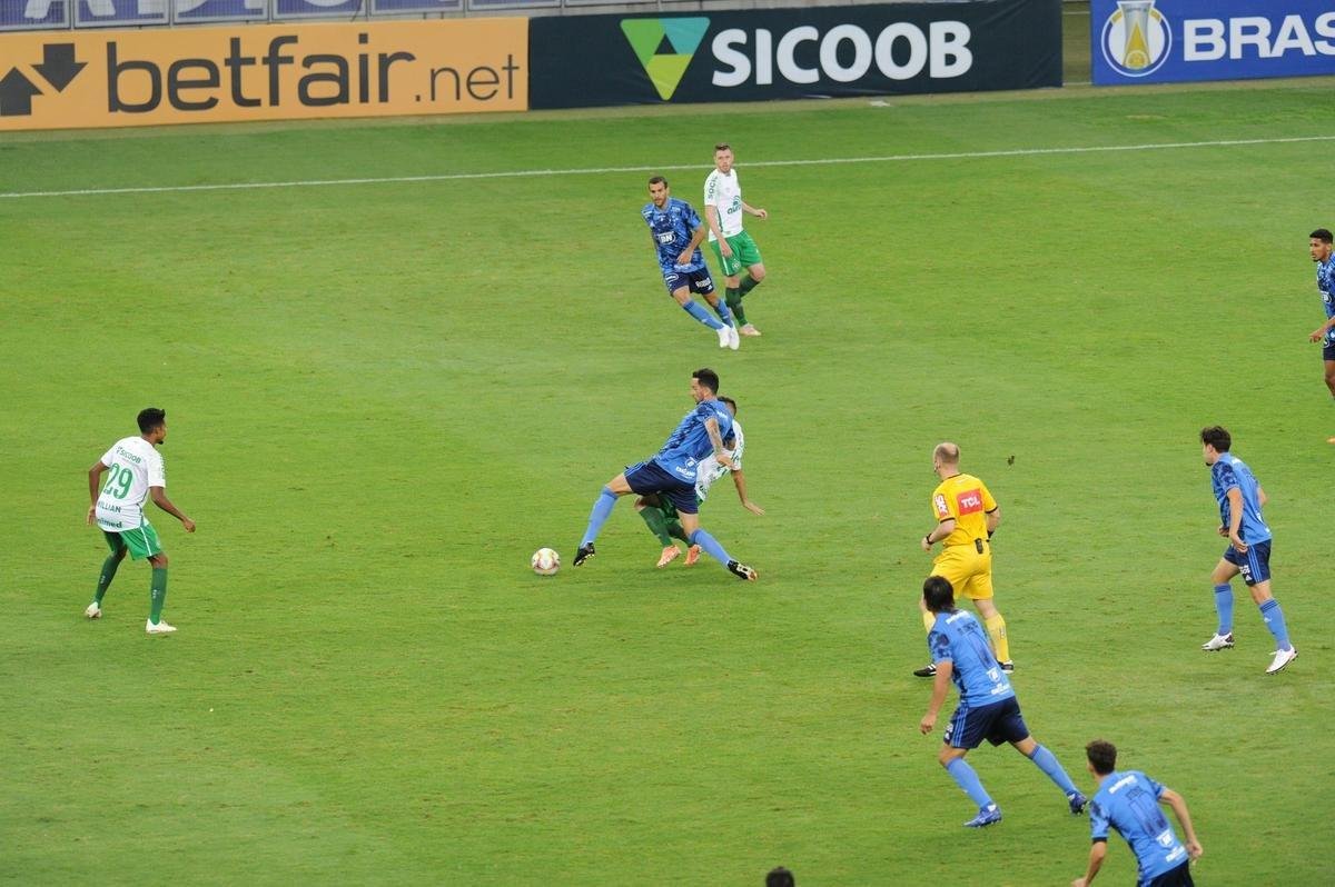 Fotos do duelo entre Cruzeiro e Chapecoense, no Mineiro, pela quarta rodada da Srie B