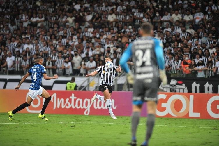 Fotos do jogo entre Atltico e Grmio, no Mineiro, em BH, pela 19 rodada do Campeonato Brasileiro