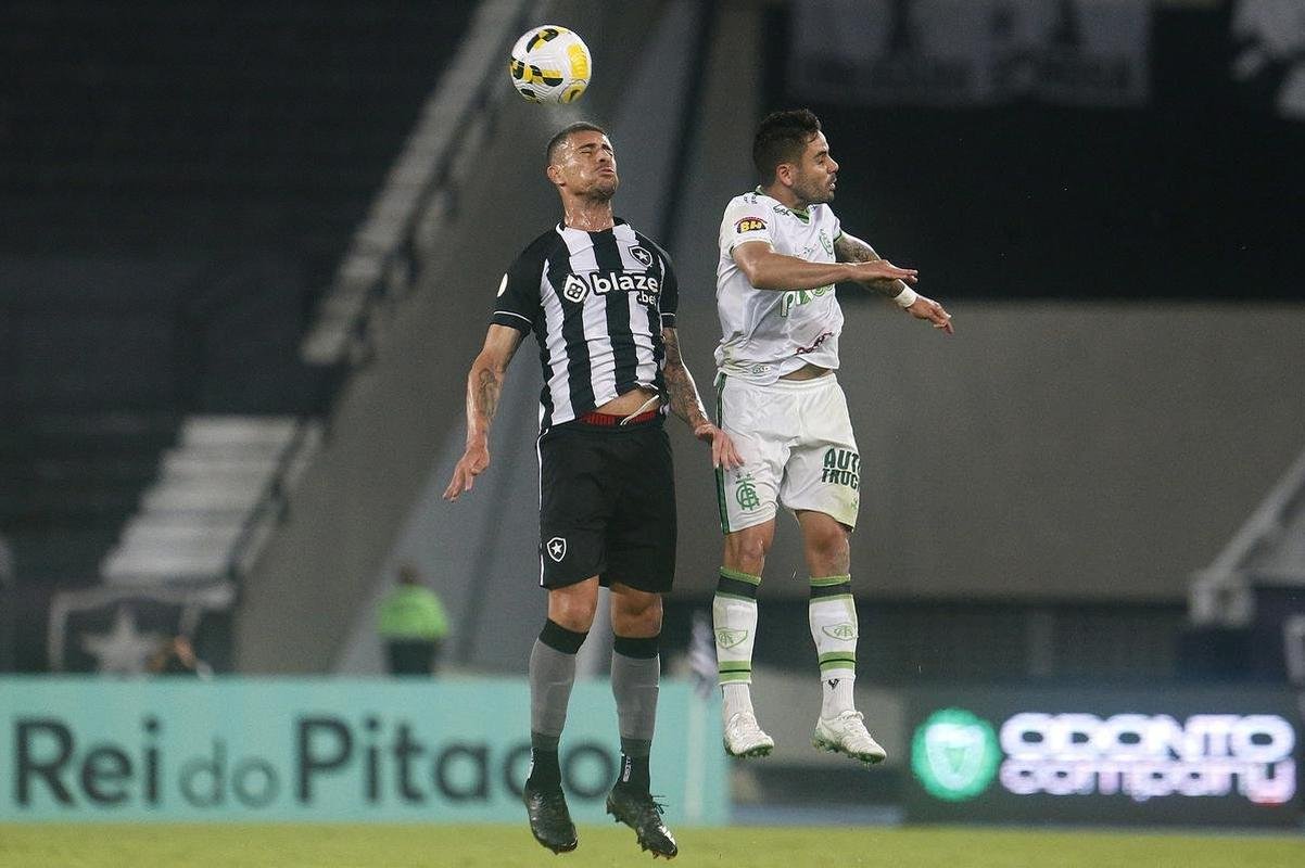 Fotos da partida entre Botafogo e Amrica, pelo duelo de volta das oitavas de final da Copa do Brasil. Jogo foi realizado nesta quinta-feira (14), no estdio Nilton Santos, na cidade do Rio de Janeiro.