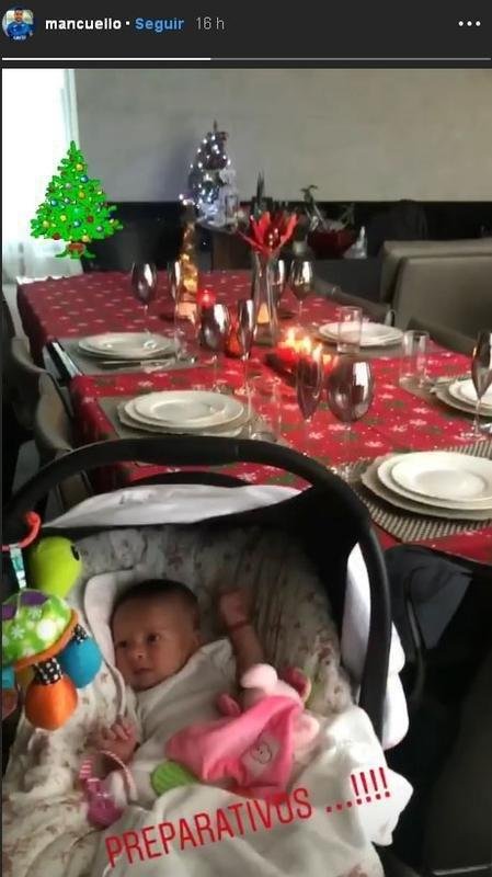 Mancueelo e a filha recm-nascida na Argentina