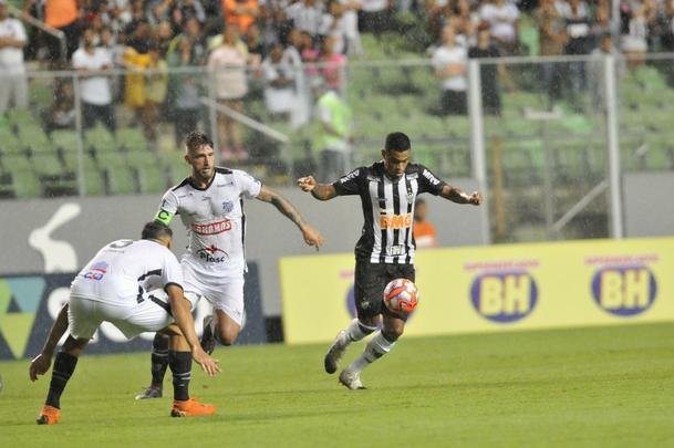 Em noite chuvosa no Independncia, reservas do Atltico batem o Tupi por 2 a 0