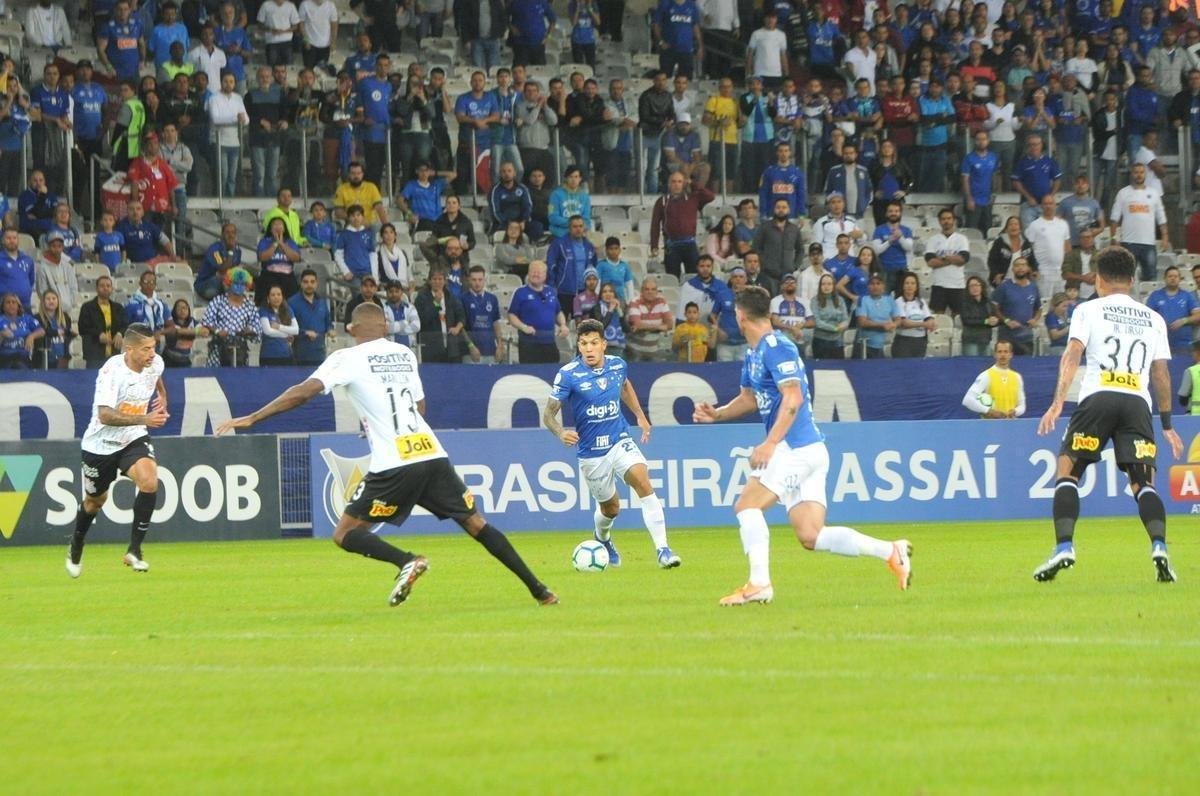 Fotos de Cruzeiro x Corinthians, no Mineiro, pela oitava rodada do Campeonato Brasileiro