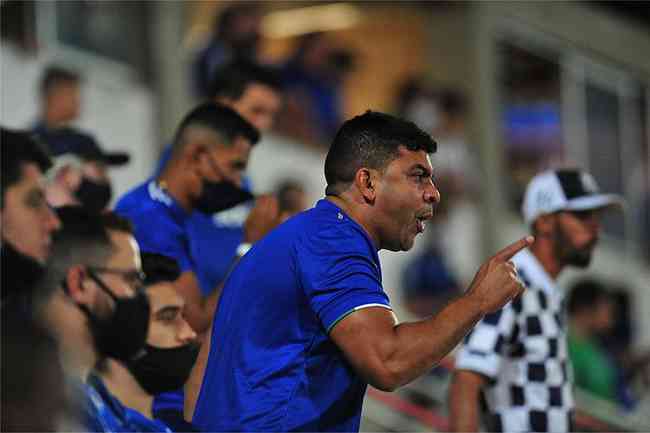 Mais de 5 mil torcedores assistiram ao empate entre Cruzeiro e Operrio, nessa quinta-feira, pela 24 rodada da Srie B