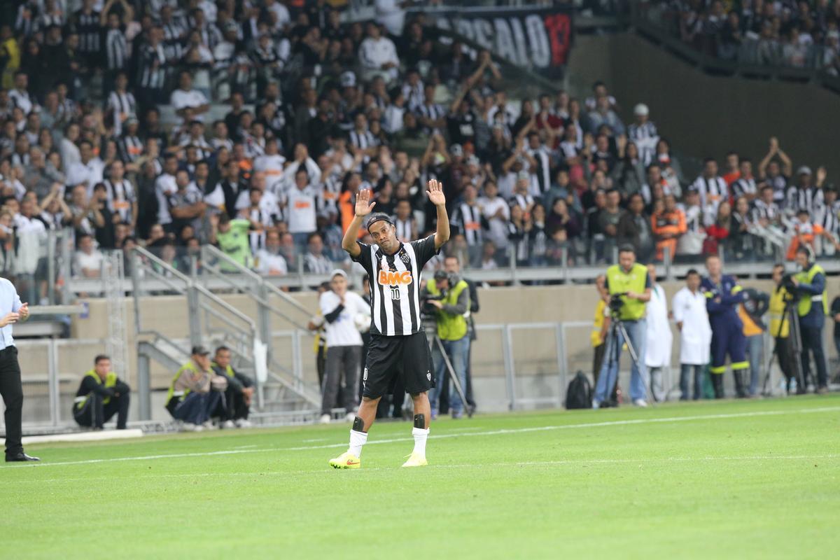 Ronaldinho pode ter feito, contra o Lans, na despedida da Recopa, o seu ltimo jogo pelo Atltico