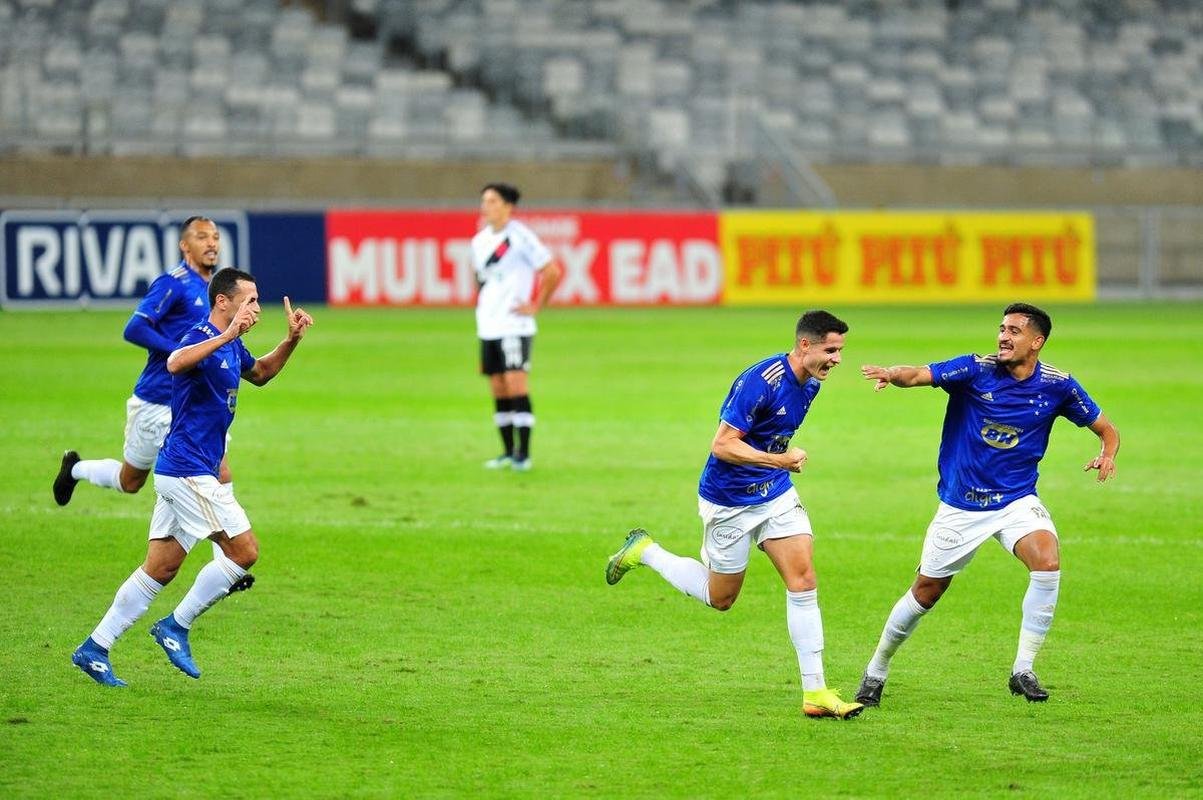 Fotos do jogo entre Cruzeiro e Vasco, no Mineiro, em Belo Horizonte, pela sexta rodada da Srie B do Brasileiro de 2021