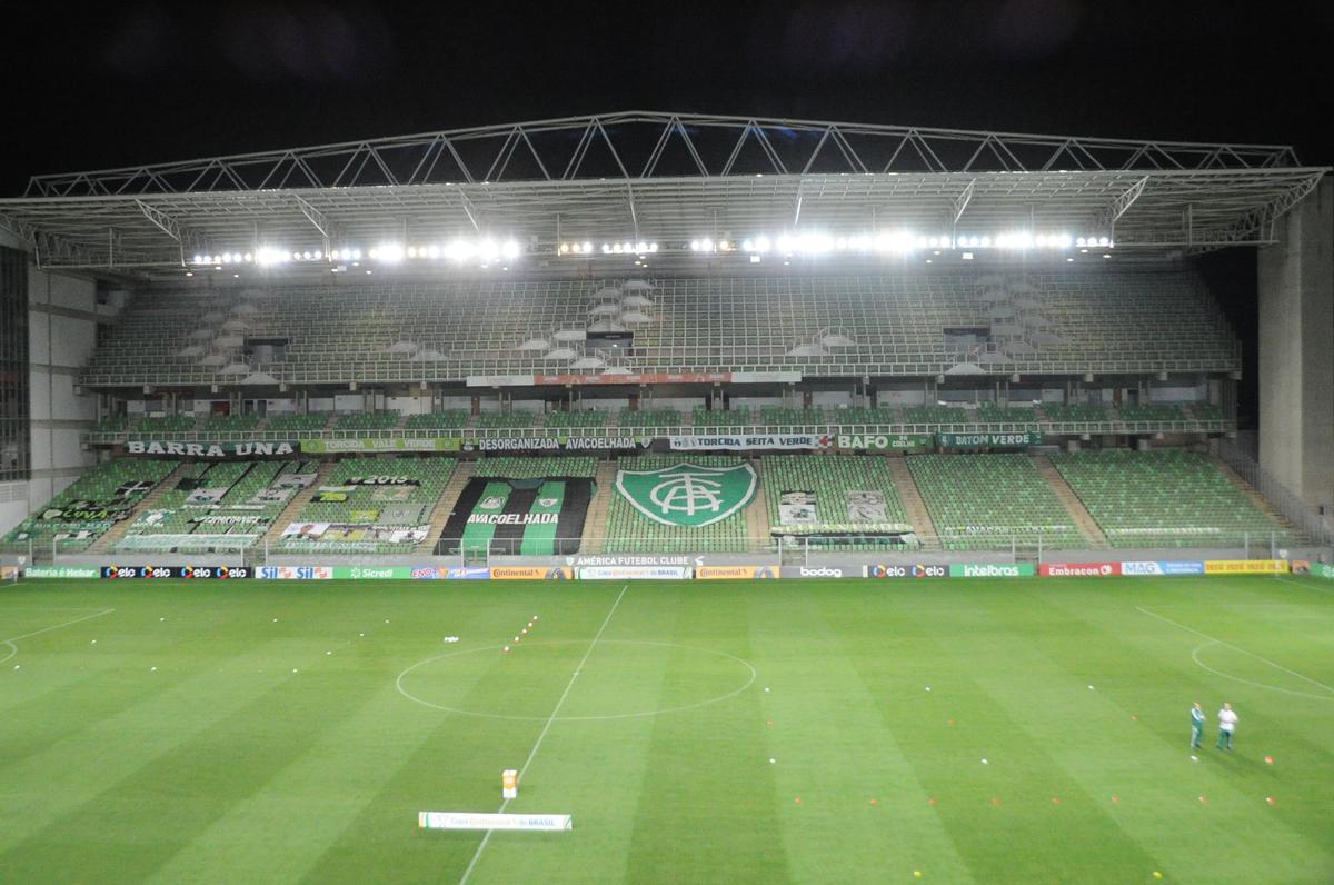 Fotos do duelo entre Amrica e Ponte Preta, no Independncia, em Belo Horizonte, em jogo de volta da quarta fase da Copa do Brasil