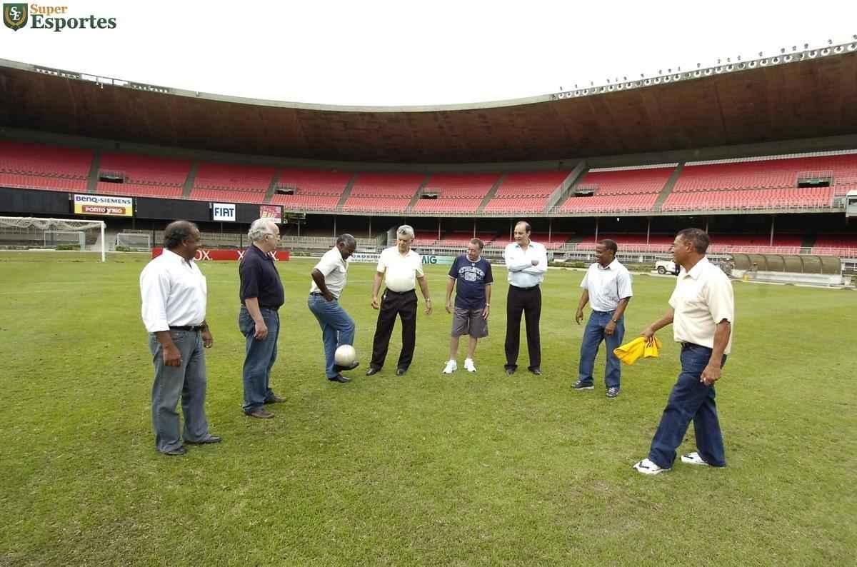 Em 2006, no aniversário de 40 anos do título da Taça Brasil de 1966, reportagem do Estado de Minas e do Superesportes reuniu no Mineirão alguns dos craques do Cruzeiro: Zé Carlos, William, Procópio, Neco, Natal, Dirceu Lopes, Evaldo e Tostão.