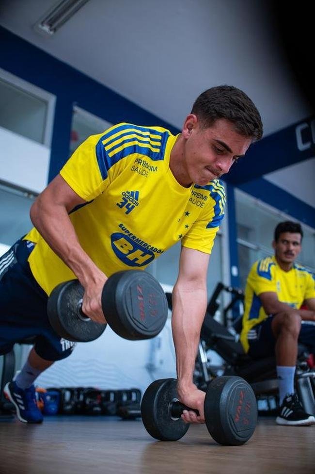 Fotos do treino do Cruzeiro nesta quinta-feira (6/5), na Toca da Raposa II