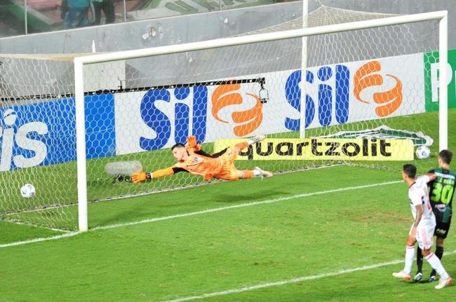 Fotos do jogo entre Amrica e So Paulo, no Independncia, em BH, pela ltima rodada do Campeonato Brasileiro de 2021