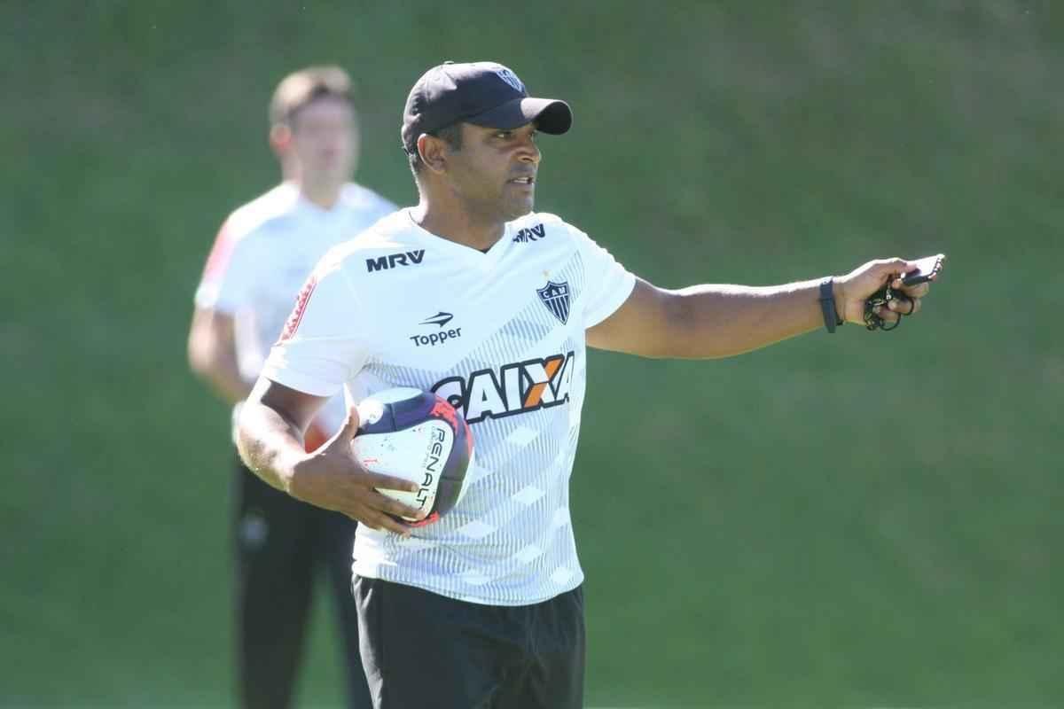 Tcnico Roger Machado completou um ms no comando da equipe do Atltico