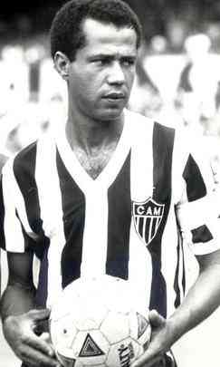 Luisinho - 537 jogos - Vestiu a camisa do Galo na dcada de 1980. Em 537 jogos pelo alvinegro, o ex-jogador marcou 21 gols e  considerado um dos principais jogadores da histria do clube