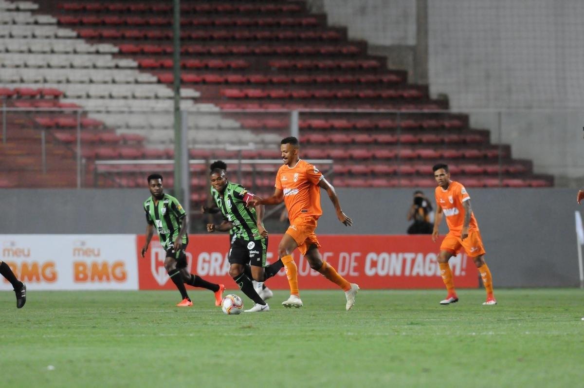 Com gols de Felipe Augusto e Al, Amrica venceu Coimbra por 2 a 0, nesta segunda-feira, no Independncia, pela sexta rodada do Campeonato Mineiro