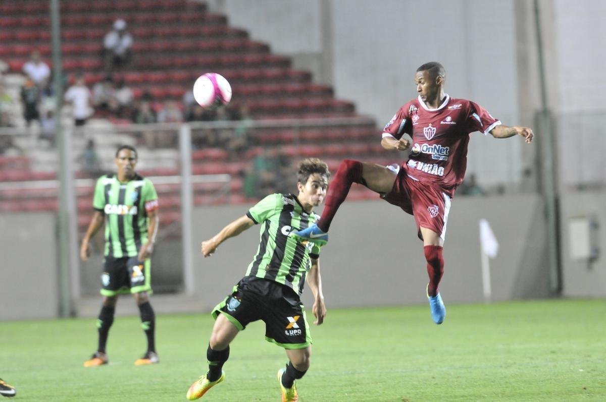 Amrica e Patrocinense se enfrentaram, no Independncia, pela primeira rodada do Campeonato Mineiro