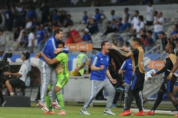Equipes se enfrentaram pela sexta rodada do Grupo B da Copa Libertadores