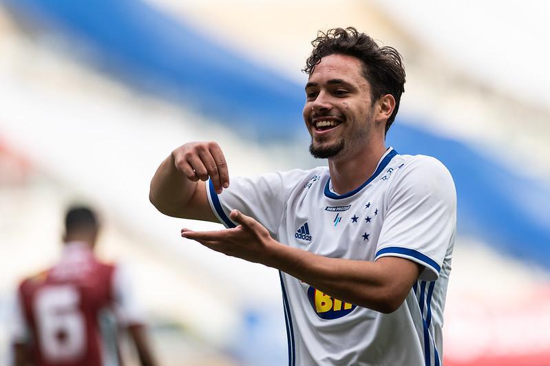 Cruzeiro goleou Patrocinense no Mineirão com gols de Ramon, Roberson e Maurício