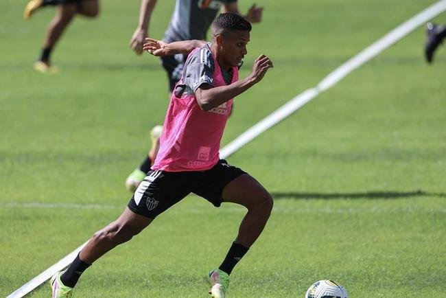 Atltico treina na Cidade do Galo sob o comando de Lucas Gonalves, tcnico interino permanente. Turco Mohamed foi demitido na manh desta sexta-feira (22).