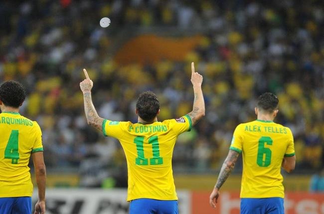 Brasil goleou o Paraguai por 4 a 0 no Mineiro, em BH, pelas Eliminatrias da Copa do Mundo, com gols de Raphinha, Philippe Coutinho, Antony e Rodrygo