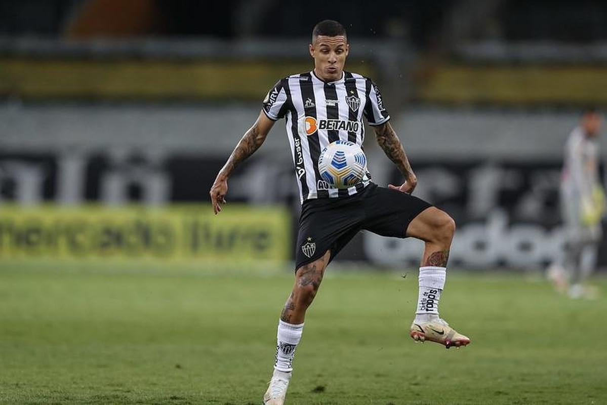 Lateral-esquerdo - Guilherme Arana - Atltico (89%)