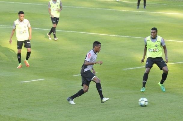 Com Fred em campo, jogadores do Atltico se reapresentaram na tarde desta segunda-feira