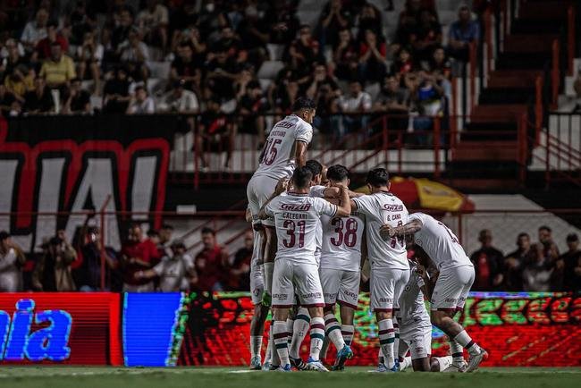 Fluminense (3 colocado): Amrica (9/10, em casa); Ava (16/10, fora); Botafogo (23/10, casa); Corinthians (26/10, fora); Cear (31/10, fora); So Paulo (5/11, em casa); Gois (9/11, em casa); e Bragantino (13/11, fora)