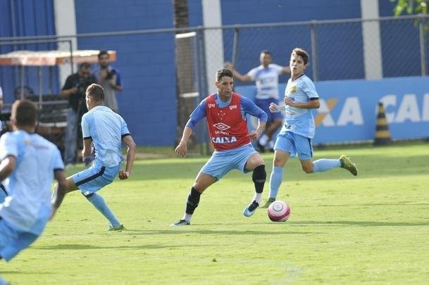 Com gols de Judivan e Rafael Sobis, Cruzeiro venceu Betinense por 2 a 0 em jogo-treino