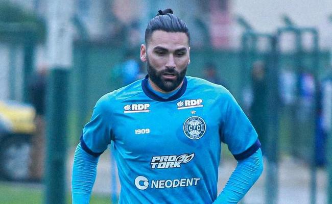 Léo Gamalho durante treinamento pelo Coritiba, próximo adversário do América na Série A