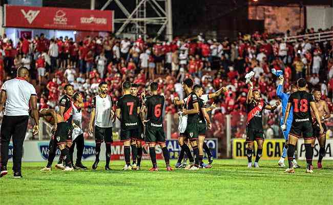 Atlético-GO comemora classificação para final do Campeonato Goiano