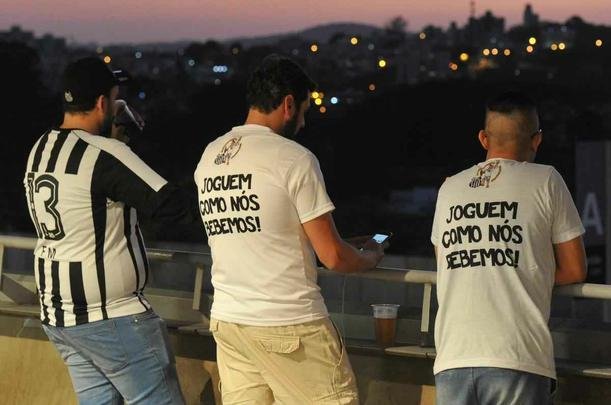 Imagens da torcida e da partida entre Cruzeiro e Santos, no Mineiro
