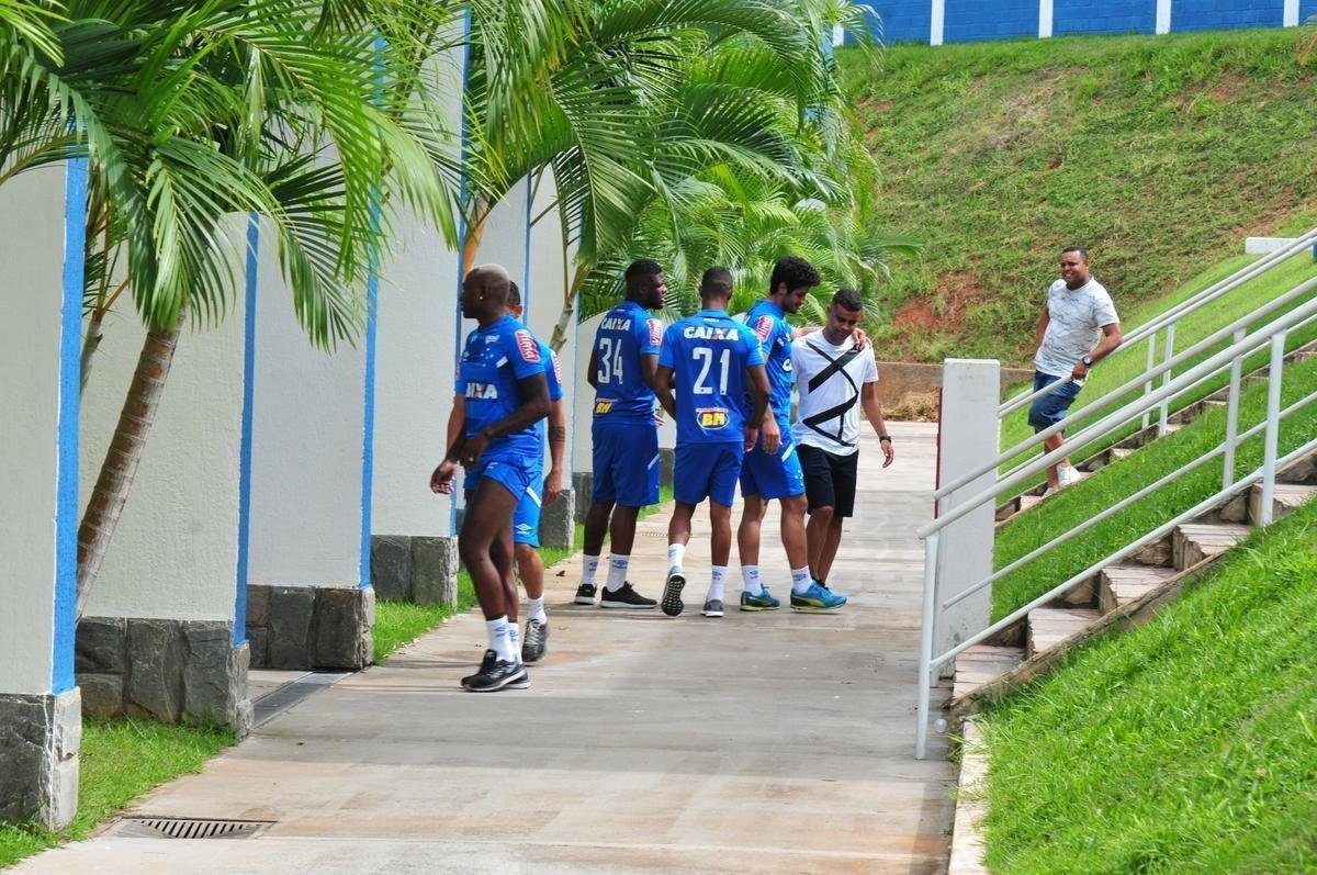 Cruzeiro iniciou temporada 2018 com reapresentao do elenco nesta quarta-feira; a caminho do Grmio, Alisson se despediu dos companheiros