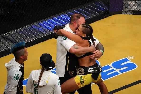 Fotos da grande vitória de Amanda Nunes pelo cinturão do UFC