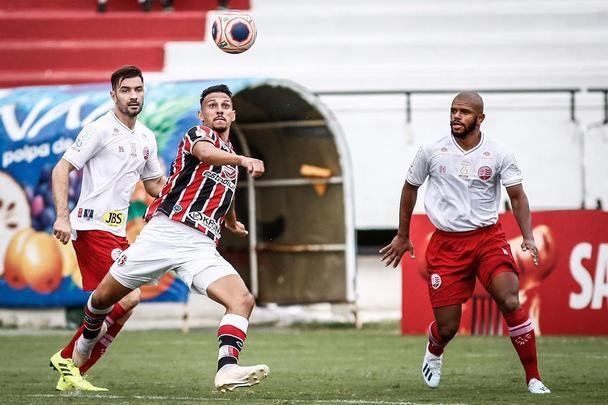 Equipes se enfrentaram pela sétima rodada do Campeonato Pernambucano no estádio do Arruda