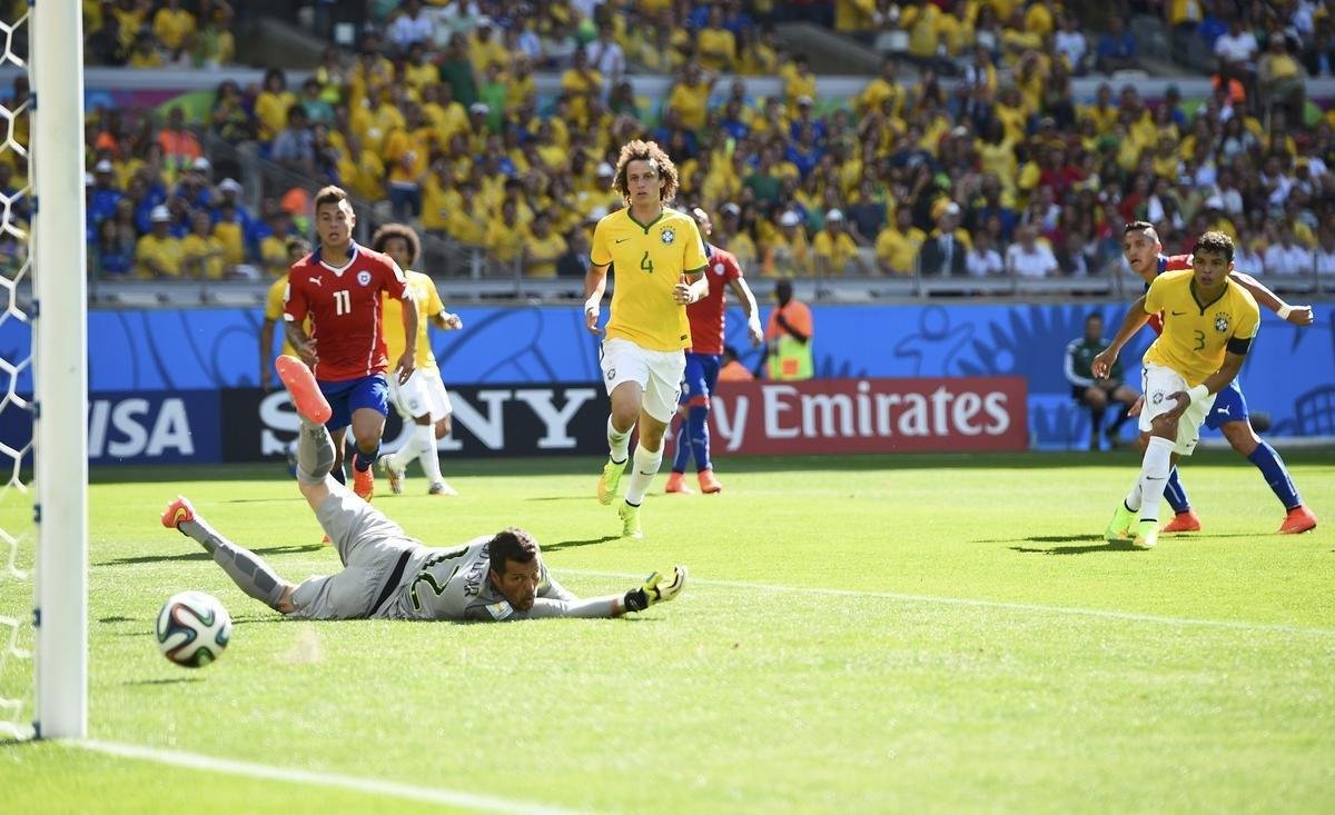Vargas voltou ao Mineiro nas oitavas de final da Copa do Mundo de 2014, contra o Brasil. O atacante aproveitou um erro de Hulk para dar bela assistncia para Alexis Snchez empatar o jogo por 1 a 1. O jogador foi substitudo no segundo tempo e viu do banco de reservas a eliminao chilena na disputa de pnaltis.