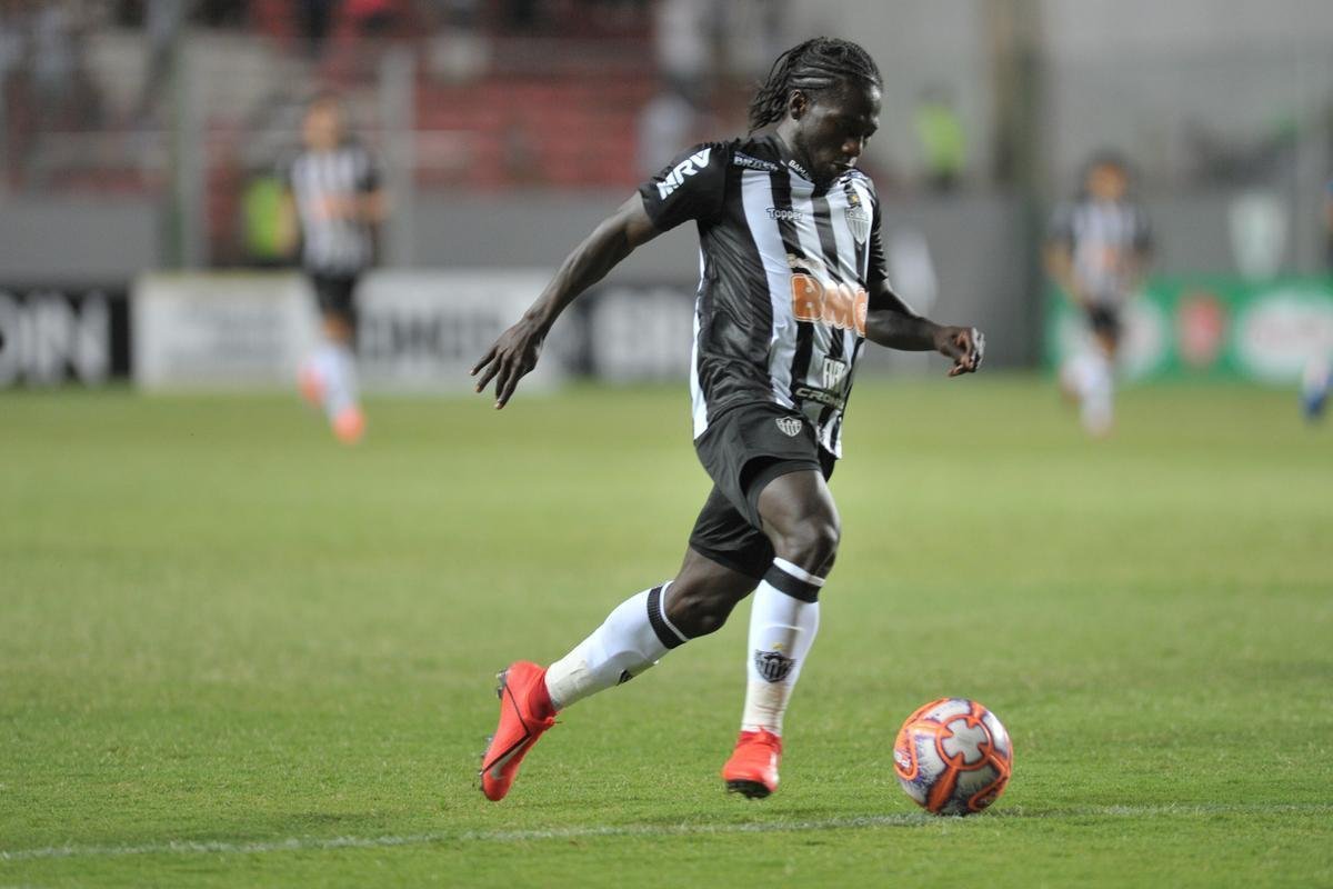 Veja fotos do jogo Atltico x URT