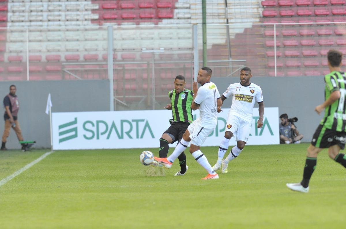 Confira as imagens da partida, vlida pela 4 rodada da Srie B do Campeonato Brasileiro
