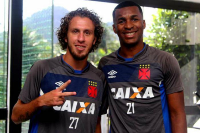 Rafael Galhardo (esquerda) - lateral-direito se transferiu do Cruzeiro para o Vasco / Frickson Erazo (direita) - zagueiro se transferiu do Atltico para o Vasco