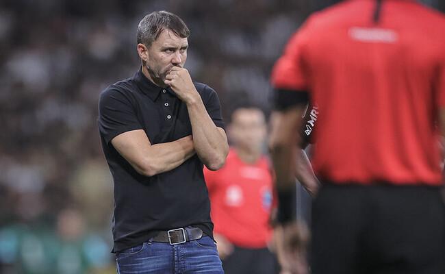 Coudet escalou o Atlético para jogo com o Millonarios pela Libertadores
