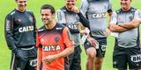 Novo atacante do Atltico participou de ltimo treino antes de clssico contra o Cruzeiro