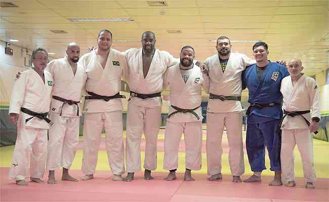 Francês multicampeão, Teddy Riner teve atividade no CT do COB ao lado de judocas brasileiros