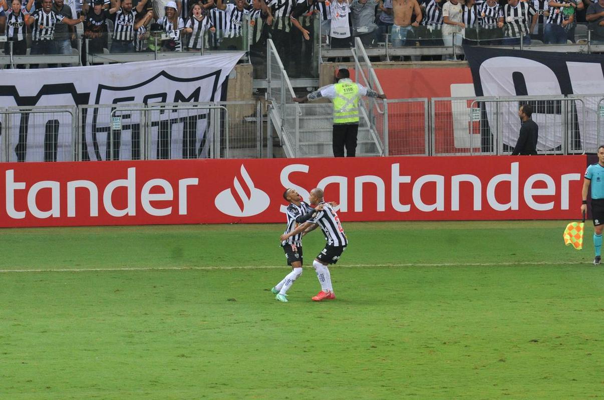Impedido, Ademir empatou o clssico para o Atltico no Mineiro