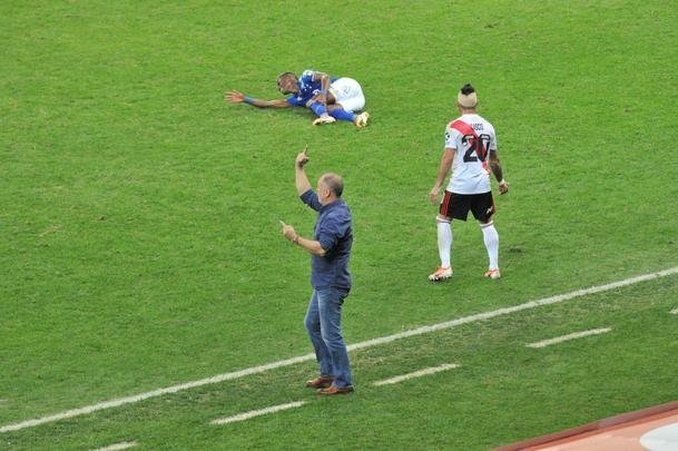 Lances do segundo tempo do duelo entre Cruzeiro e River Plate pela Copa Libertadores