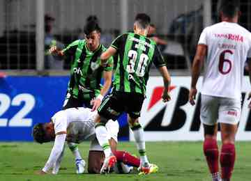 Meio-campista deixou o gramado da partida ainda no primeiro tempo e foi substituído por Matheusinho em derrota para o Tolima pela Libertadores