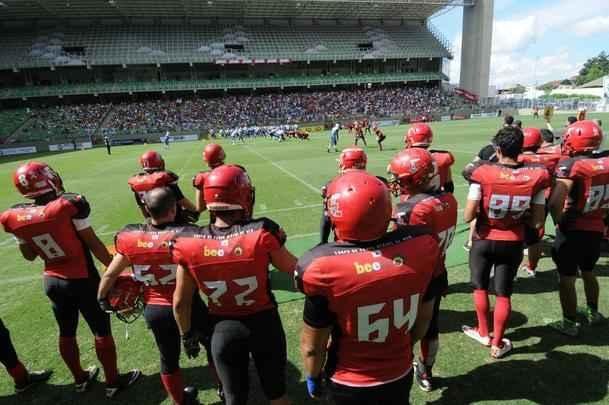 Imagens do jogo entre Minas Locomotiva e Get Eagles no Independncia