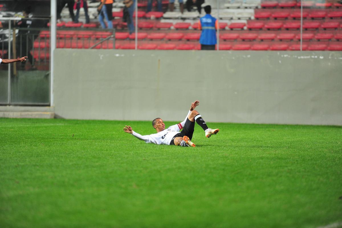 Galinho vence o Fluminense por 3 a 1, de virada, no Independncia, e conquista a Taa BH