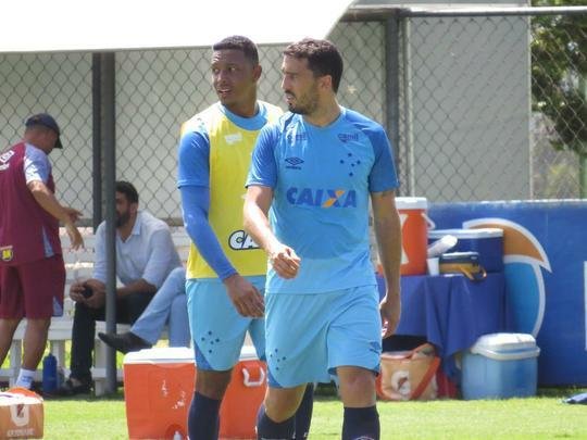 Fotos do treino do Cruzeiro nesta segunda-feira (02/04)