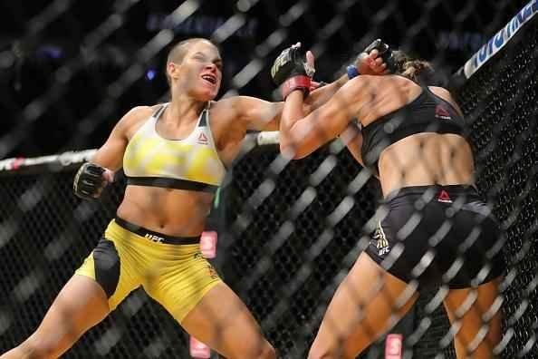 Fotos da grande vitória de Amanda Nunes pelo cinturão do UFC