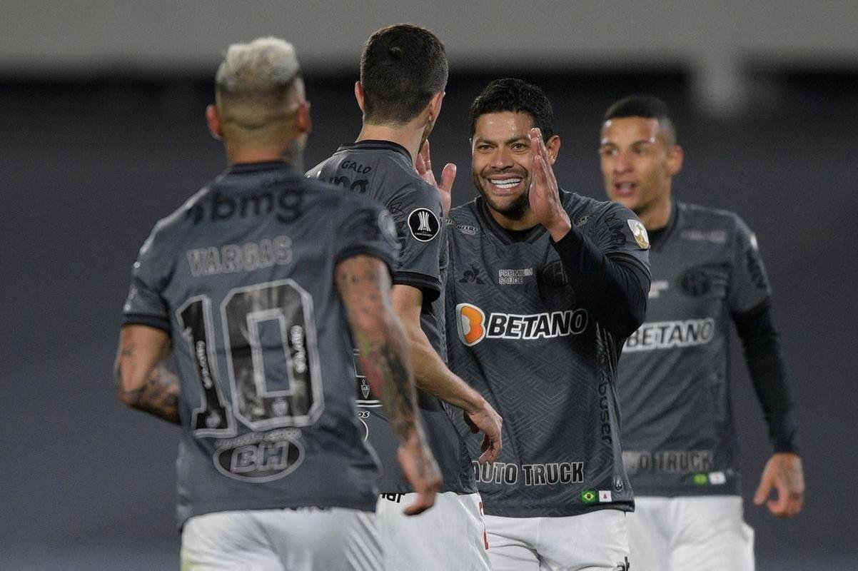 Nacho Fernndez abriu o placar para o Atltico no Monumental: 1 a 0