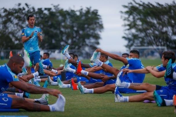 Treino do Cruzeiro nesta segunda-feira, na Toca da Raposa II. Time de Rogrio Ceni enfrenta o Cear na quarta-feira, s 19h30, no Castelo, em Fortaleza, pela 21 rodada do Campeonato Brasileiro
