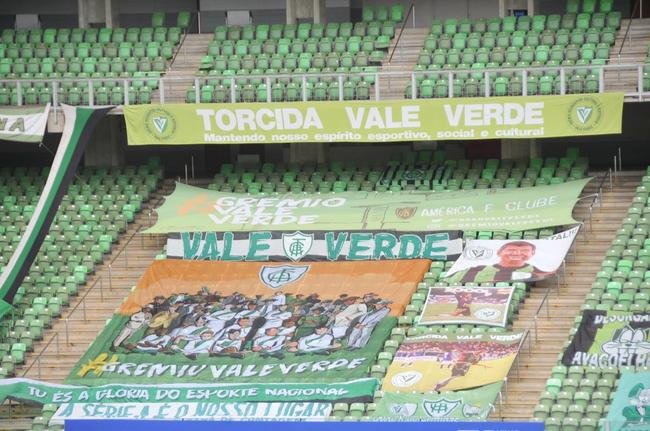 Fotos do jogo de ida da final do Campeonato Mineiro, entre Amrica e Atltico, no Independncia, em Belo Horizonte